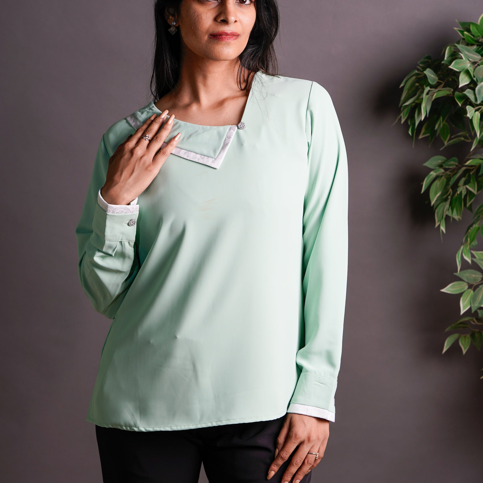 The Offset Collar Top Light Mint