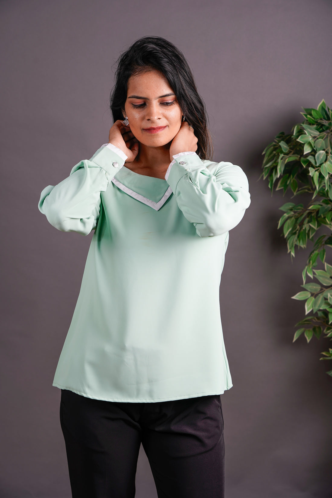 The Offset Collar Top Light Mint