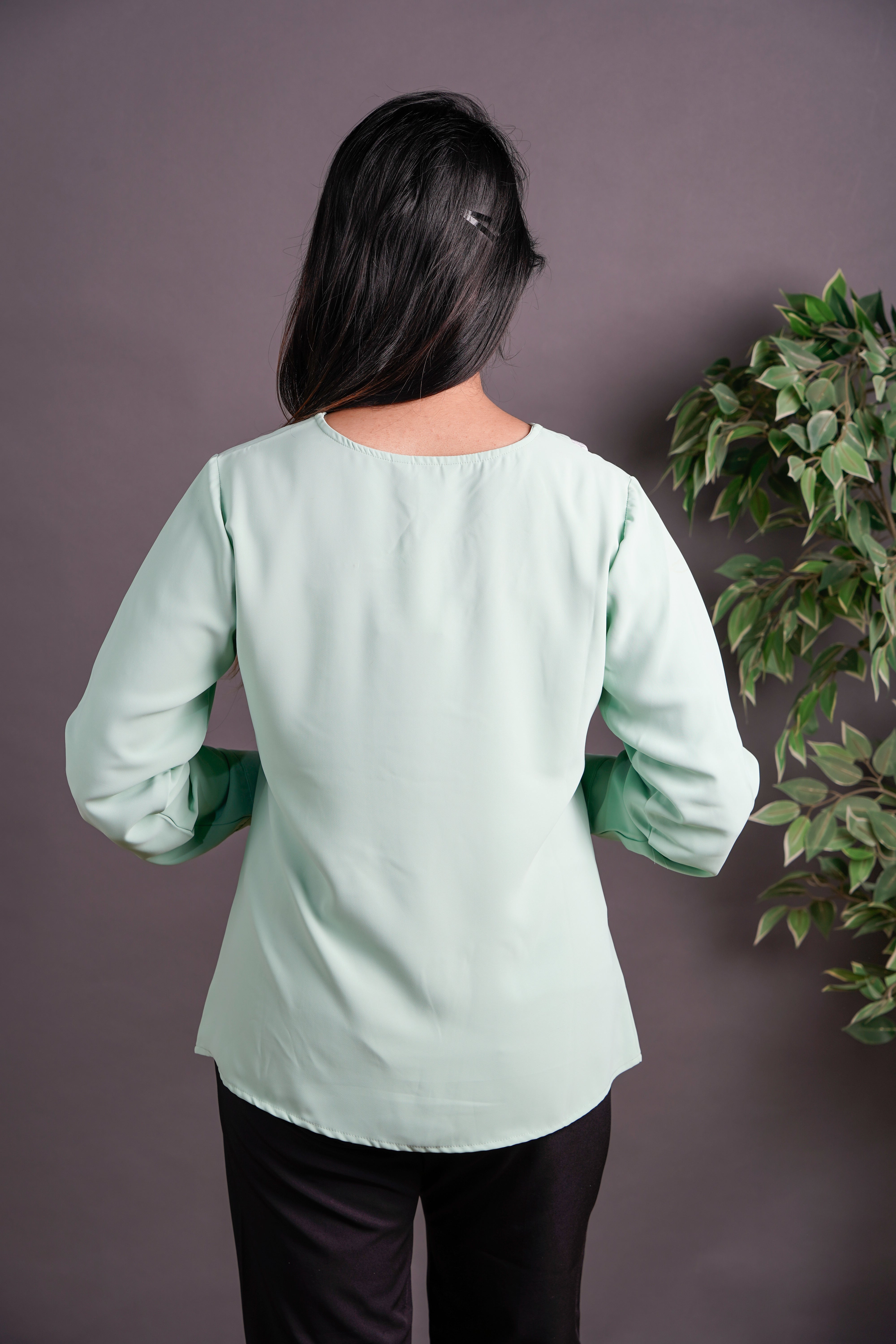 The Offset Collar Top Light Mint