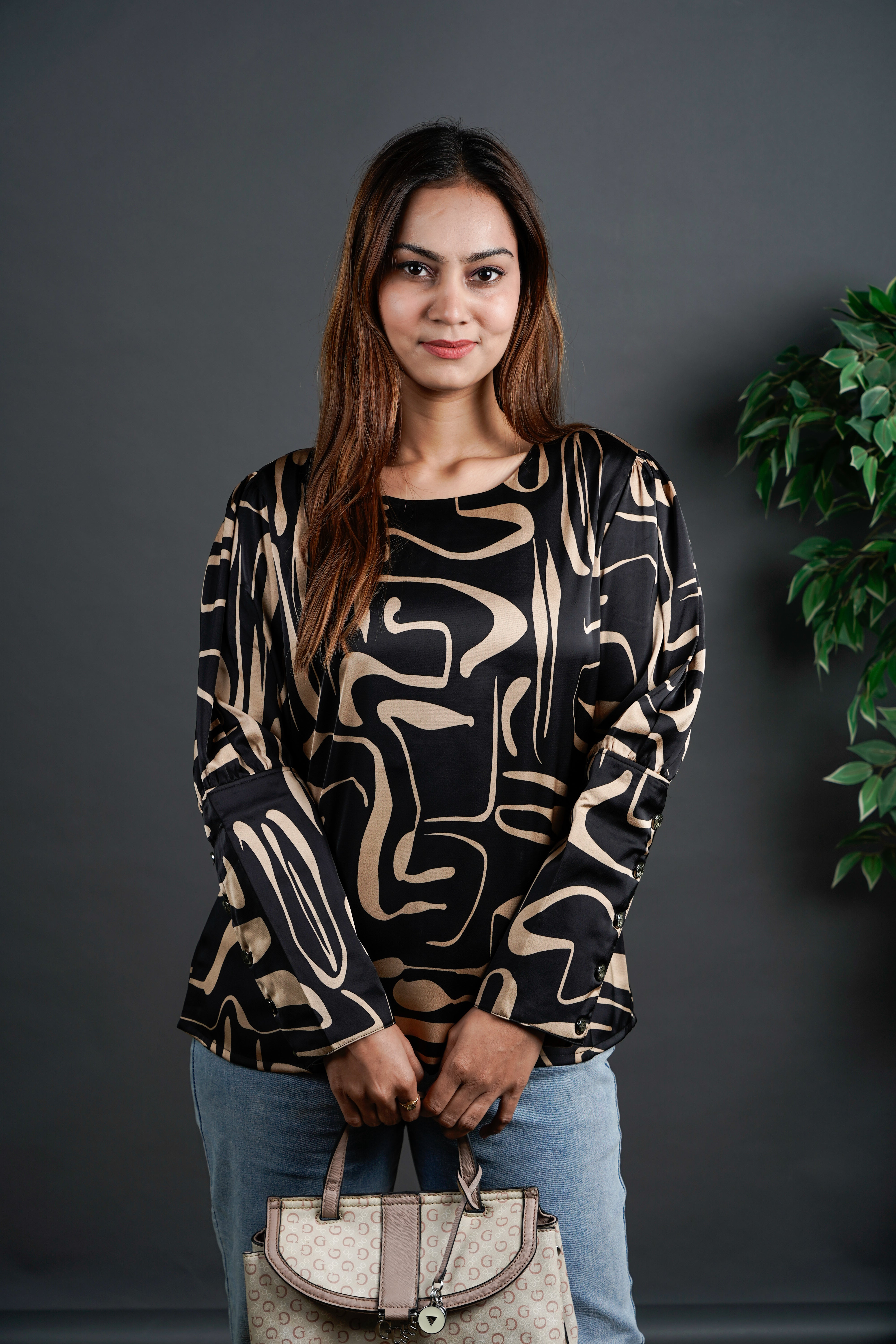 The Cuffed Print Top Black & Gold