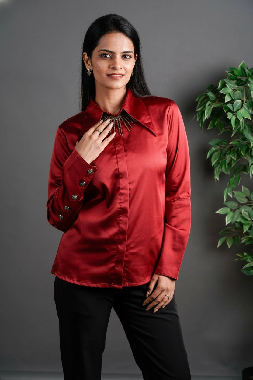 The Long Collar Satin Crimson Red